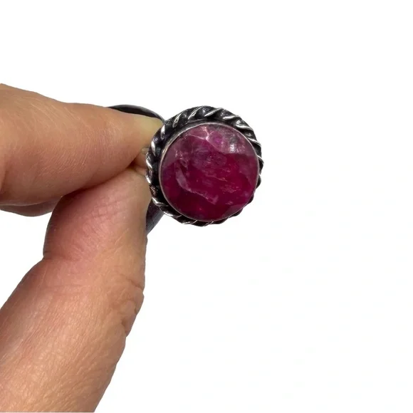 FACETED RUBY W/ 925 STERLING SILVER RING - Picture 13 of 15